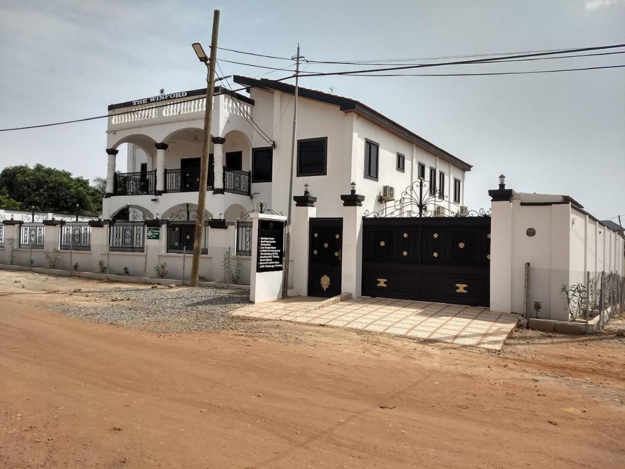 The Winford Boutique Hotel Achimota Taifa Екстериор снимка